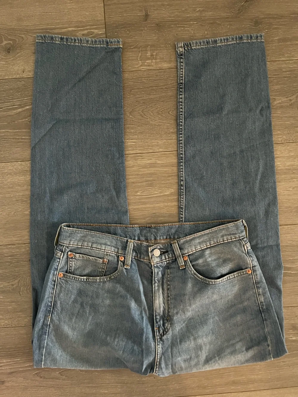 Like New Levi's Mens 505 jeans Size 33 x 32